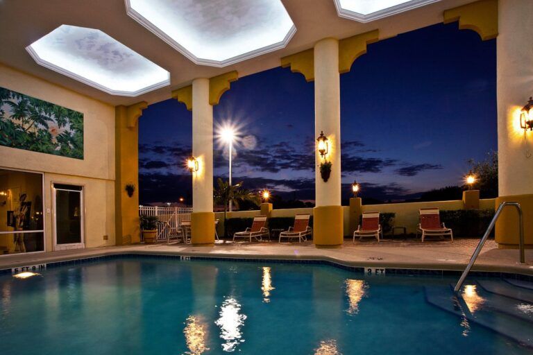 Holiday Inn Express & Suites Cocoa Beach