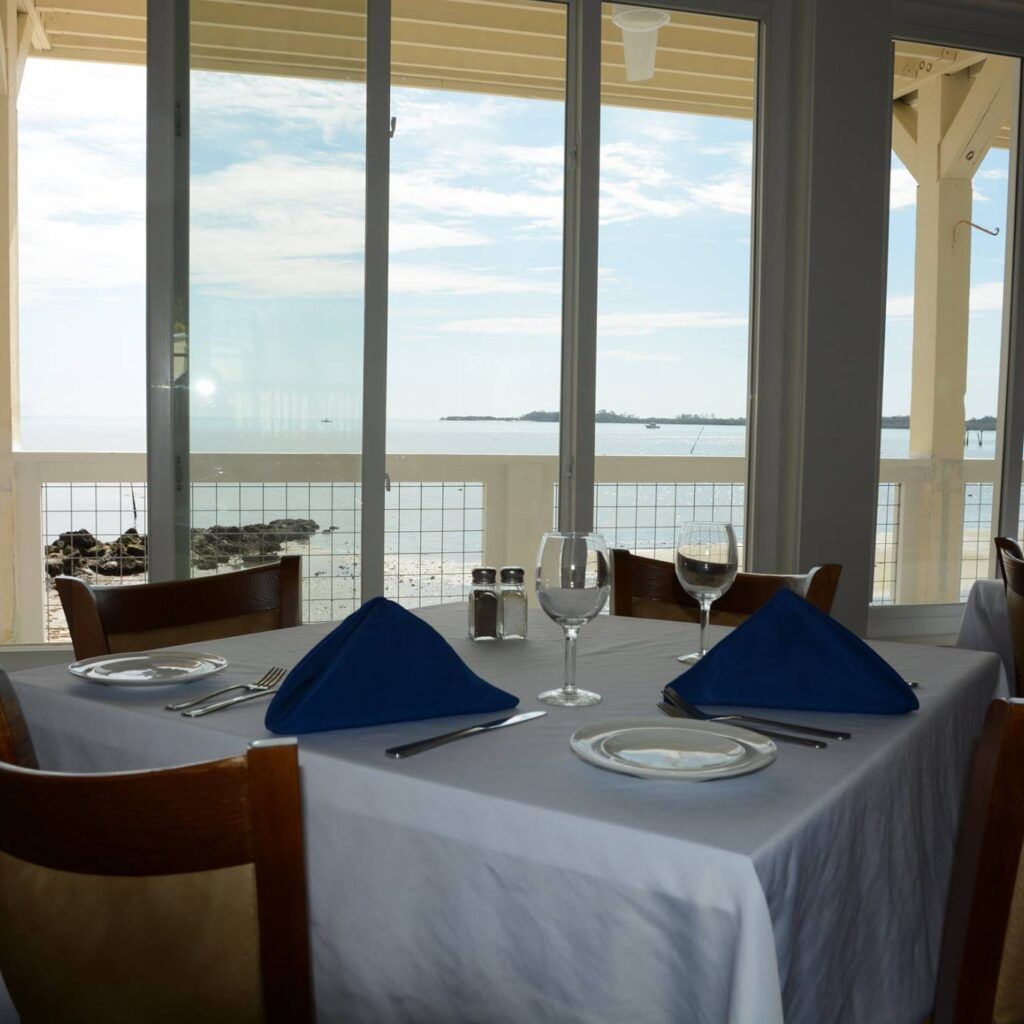 The Island Room Restaurant at Cedar Cove