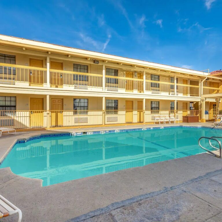Travelodge Suites by Wyndham MacClenny