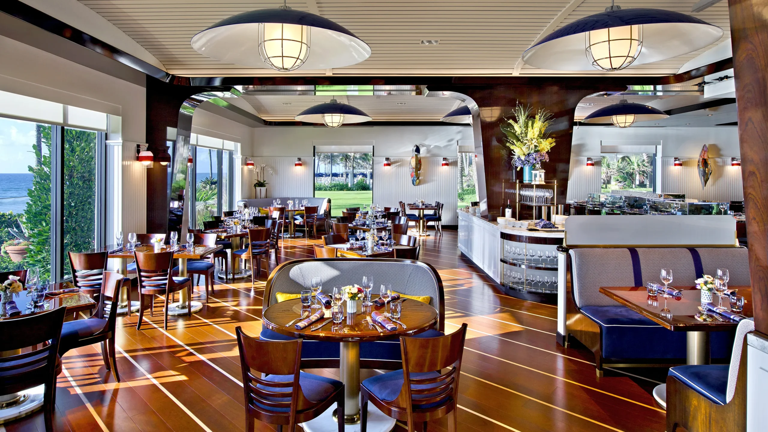 790fa62c-5d13-4bac-bafb-97a4e834e202-SEAFOOD_BAR_DINING_ROOM_OCEAN_VIEW