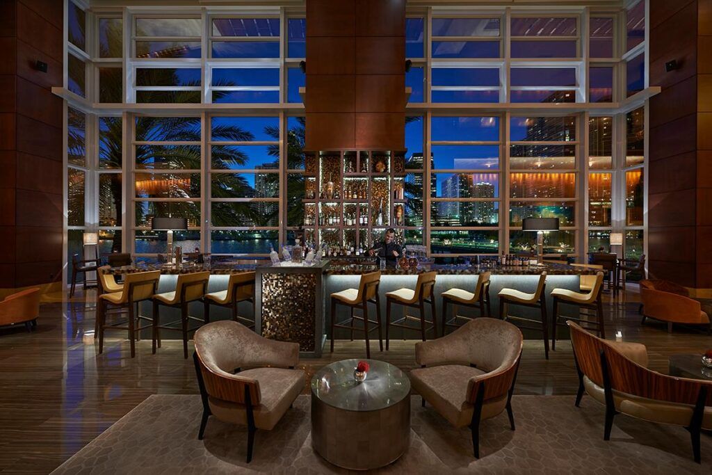 MO Bar & Lounge