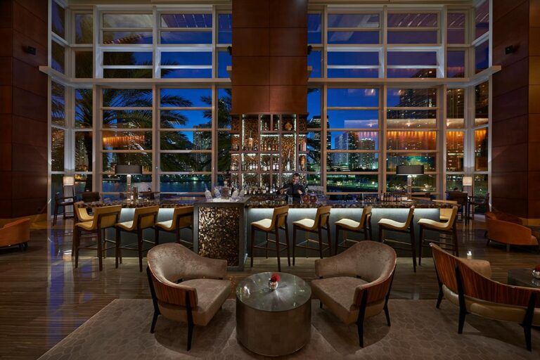 MO Bar & Lounge