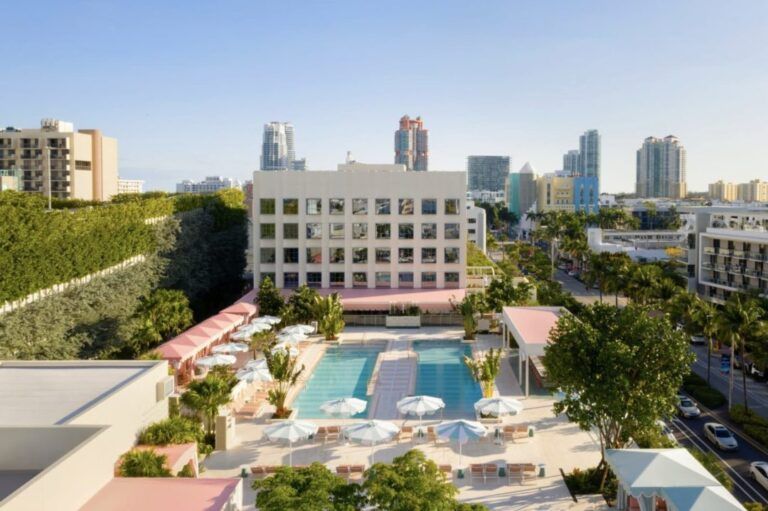 Kompose Hotel Sarasota