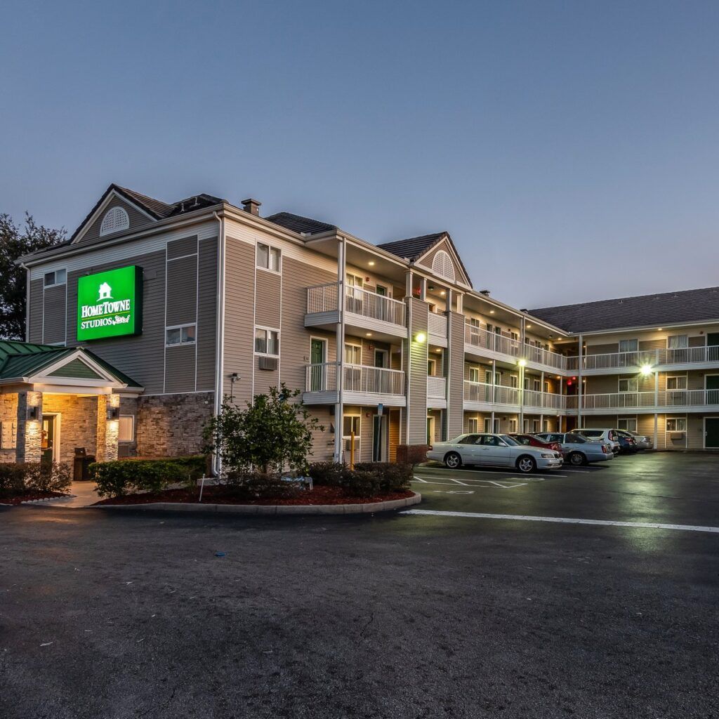 HomeTowne Studios Orlando – UCF Area