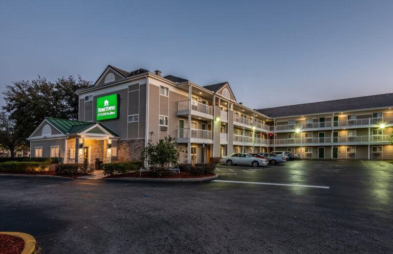 HomeTowne Studios Orlando – UCF Area